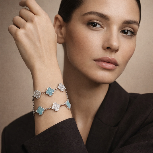 18K Vintage Alhambra Five Motifs Agate Bracelet