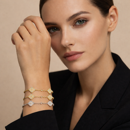 18K Vintage Alhambra Diamonds Clover Bracelet