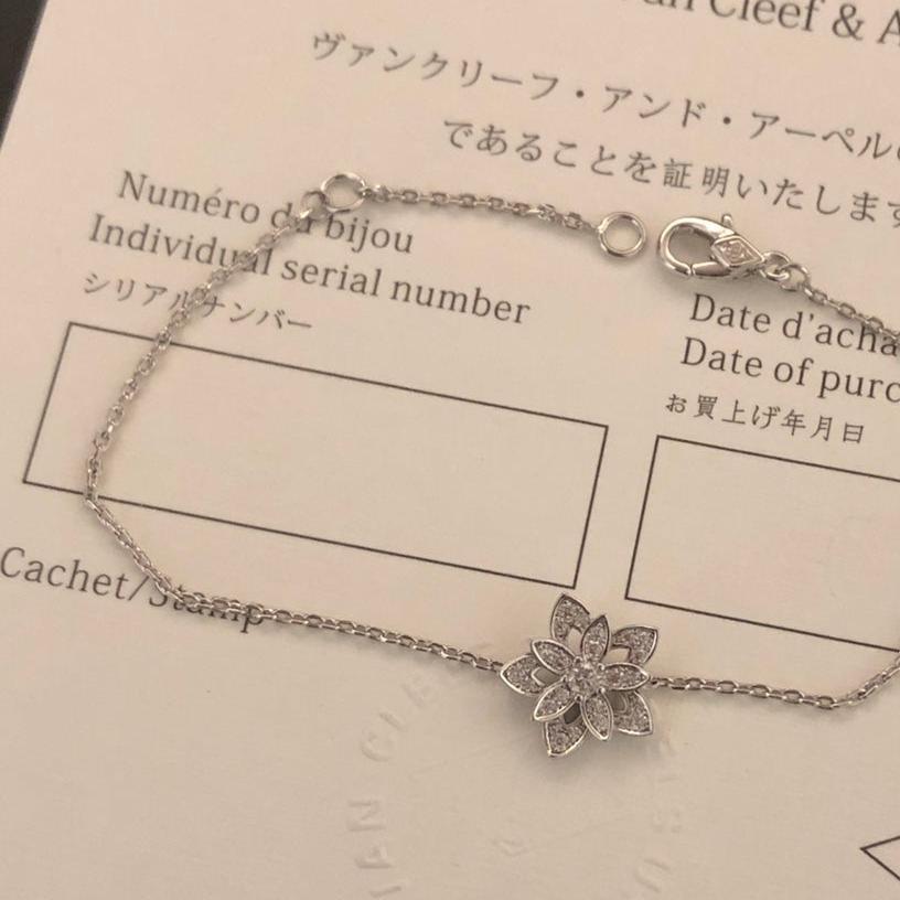 18K Lotus Openwork Pendant Bracelet